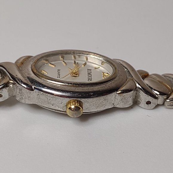 Silver Tone Metal Rumours Watch - Picture 9 of 13